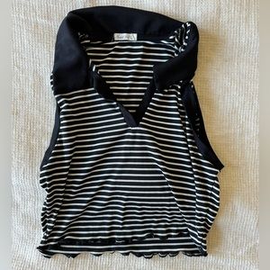 Adorable collared tank top!🖤